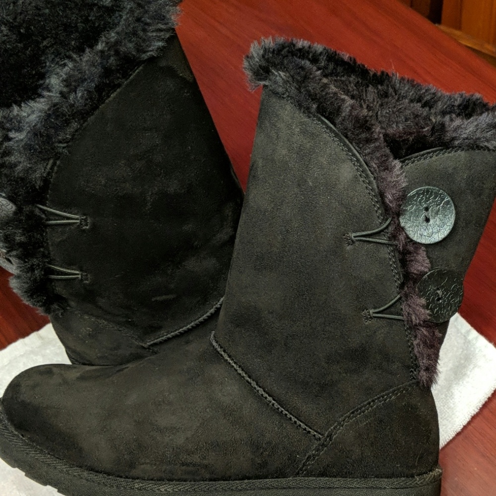 Black Furry Boots